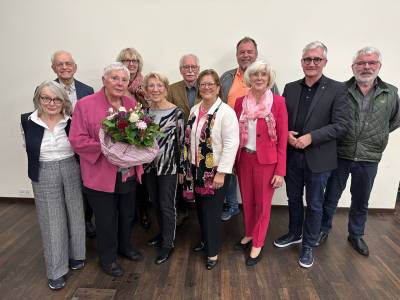 Der neu gewählte Vorstand und Ehrengäste